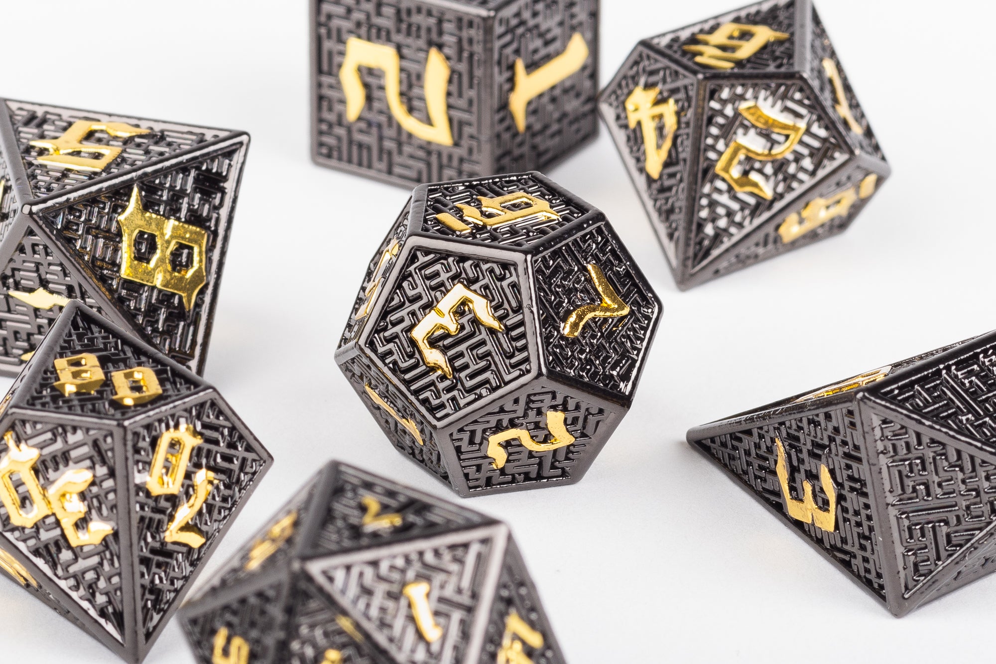 Labyrinth Black Gold Polyhedral Dice Set